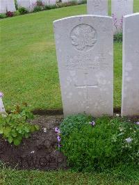 Etaples Military Cemetery - Wainwright, J S